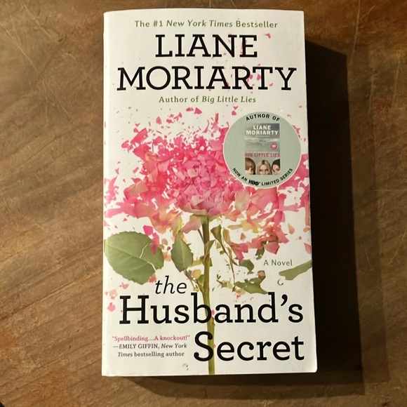 Book The Husband's Secret by Liane Moriarty - Picture 1 of 9